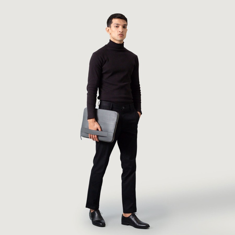 Men TheJacketMaker Gifts For Him | The Baxter Grey Leather Laptop Sleeve